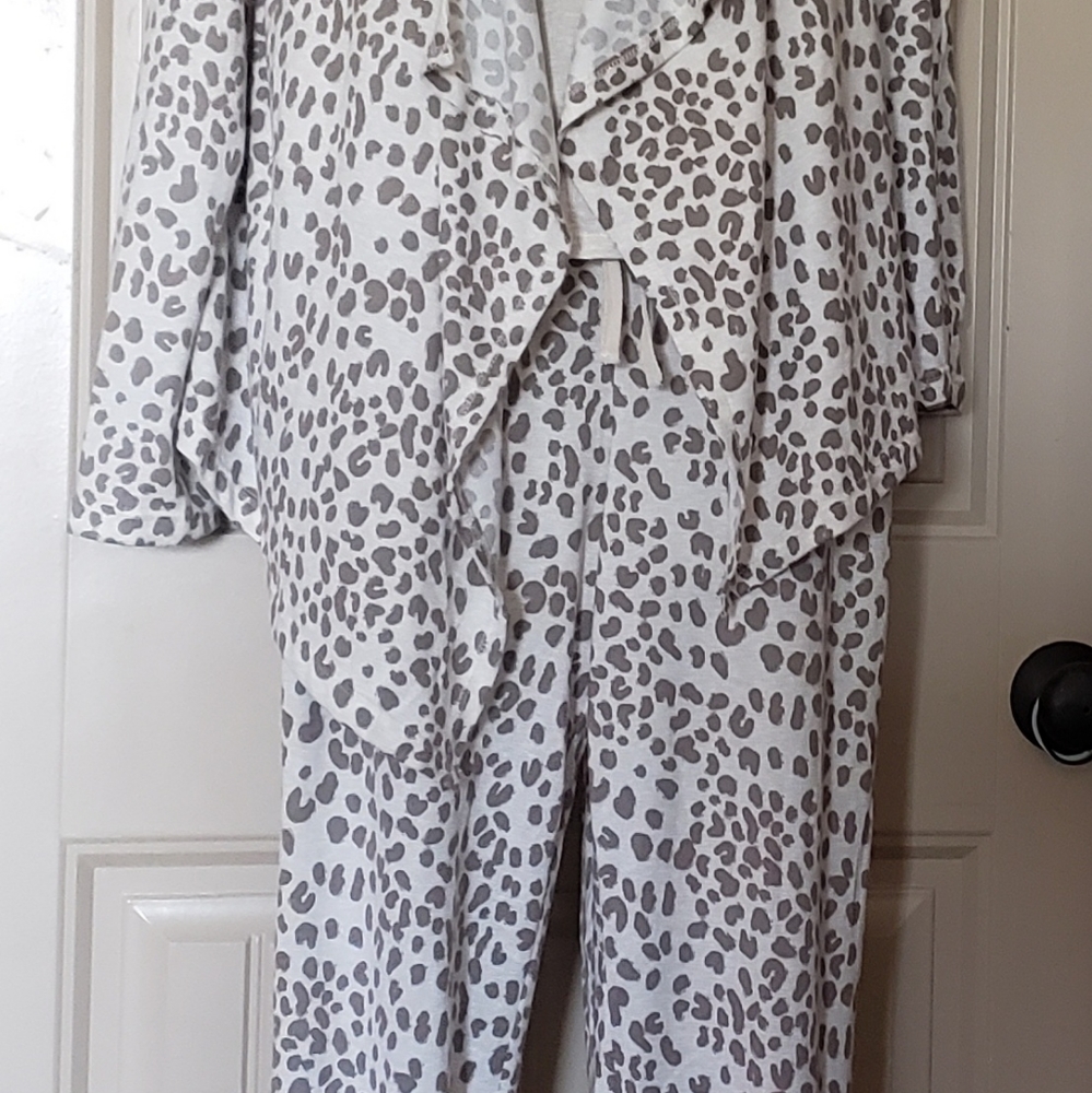 Roudelain 3 Piece Lounge Set Size L New